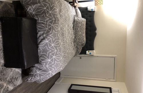 Middletown Apartment | Charming Historic Room with Kitchen in Downtown Middletown