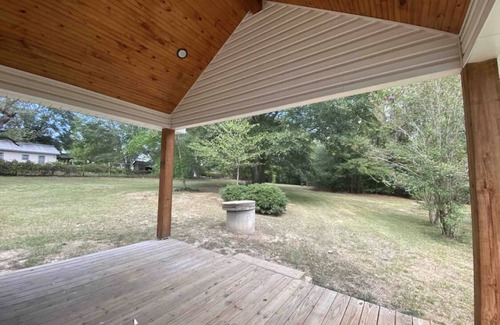 West Monroe House | Discover Historic Rails Retreat: Rated 9.8 & Family-Friendly