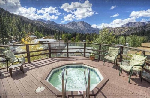 June Lake House | Historic High Sierra Alpine Lodge with Stunning Lake Views