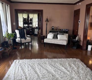 Detroit House | Historic Retreat