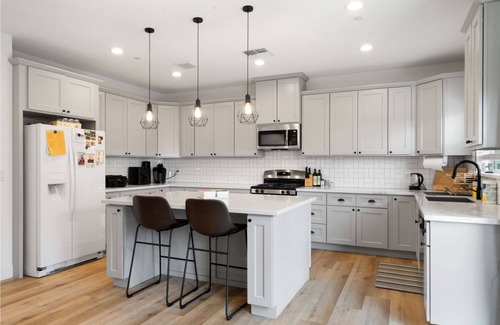Roseville House | Historic Roseville Long Stay with Family-Friendly Amenities