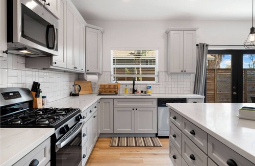 Roseville House | Historic Roseville Long Stay with Family-Friendly Amenities
