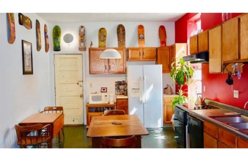 Springfield House | Historic Skatepark Retreat with Hot Tub Near Lincoln's Home