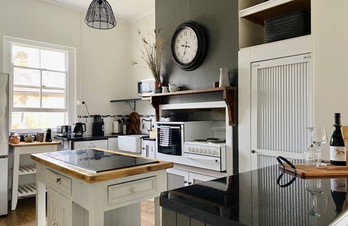 Rylstone Cottage | Experience VALE COTTAGE: Historic Stay with Spa & Hot Tub