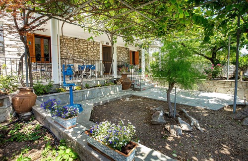 Thasos House | Historic stone house with charm in Theologos - plenty of space & village idyll