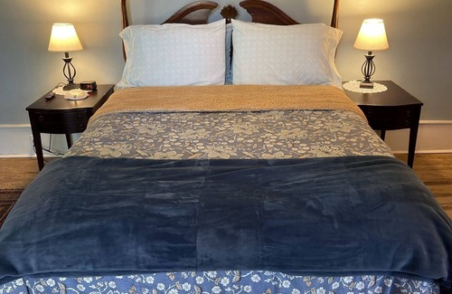Magnolia Bed & Breakfast | Historic Suite 2: Guest Rated 9.4, Family-Friendly Stay