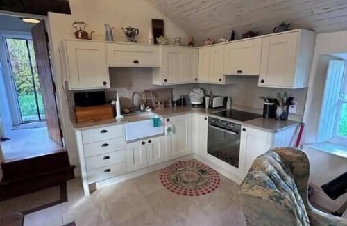 Tullaroan Cottage | Historic Thatched Cottage Retreat in Co Kilkenny