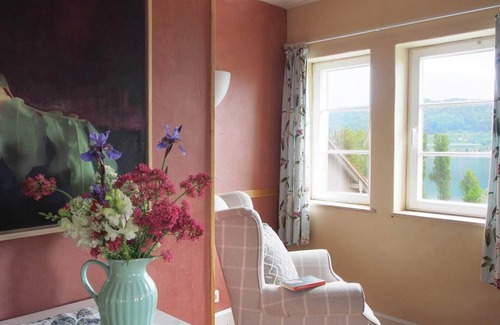 Ohningen Apartment | Historic Timbered House with Panoramic Sea Views