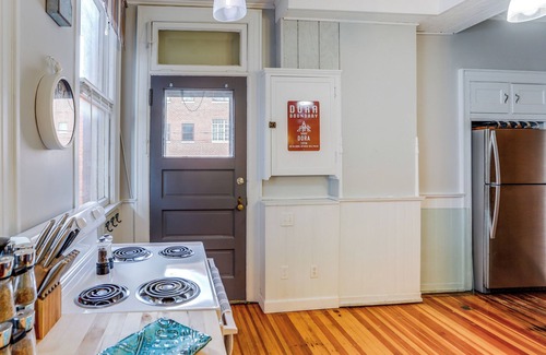 Tiffin House | Historic Tiffin Home: Steps from University with Spa & Breakfast