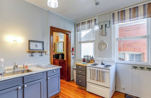 Tiffin House | Historic Tiffin Home: Steps from University with Spa & Breakfast