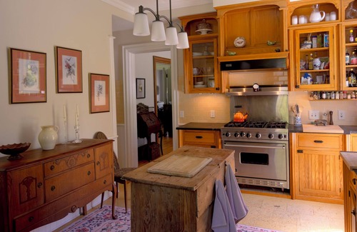 Ithaca House | Inviting Tower House Victorian Mansion with Family-Friendly Amenities