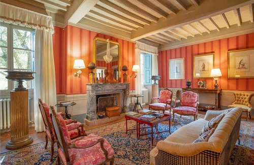 Giugnano House | Historic vacation home in a hilly location in the characteristic historic village of Larciano Castel
