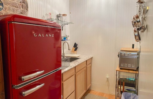 New Kent Bed & Breakfast | Elegant Vaiden Inn: Historic Retreat with Kitchenette & More