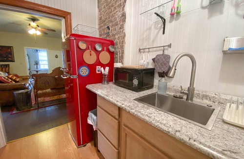 New Kent Bed & Breakfast | Elegant Vaiden Inn: Historic Retreat with Kitchenette & More