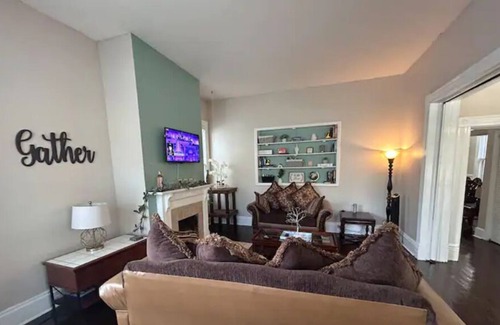 Olde Town Augusta Apartment | Charming Historic Victorian Style Apartment for Families