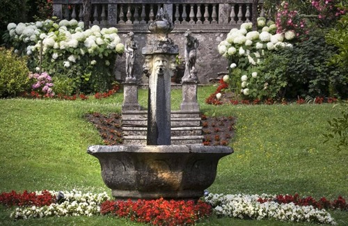 Riva del Garda Apartment | Historic Villa Near Beach with Pool and Spa Amenities