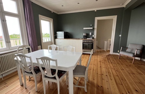 Granna Villa | Historic Villa with Spa and Lake Views in Gränna