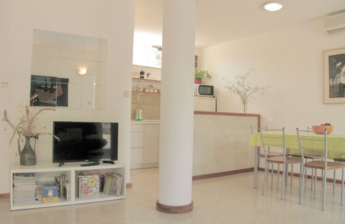 Lumbarda Villa | Historic Villa with Ocean Views and Large Gardens