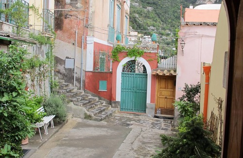 Chiesa Nuova Apartment | Historic 5-Room Apartment with Ocean View & Grand Piano