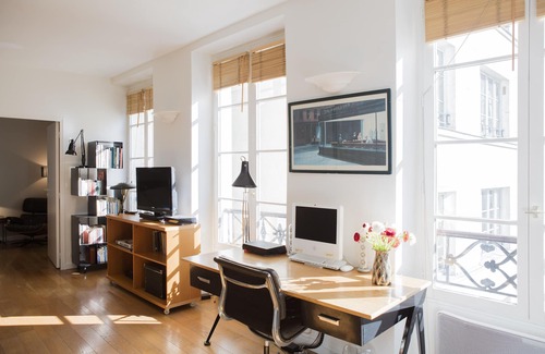 Bercy Apartment | Experience the Charm of Historical Bastille St Antoine Loft