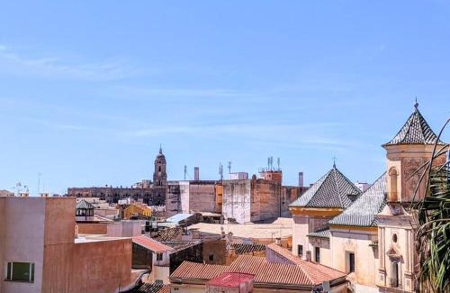 San Felipe Neri Apartment | Historic Flat with Pool, Tennis & Parking in City Center