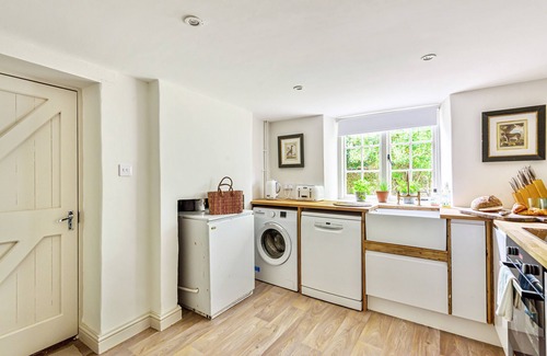 Laverton Cottage | Charming Historical Cottage on Private Estate in Cotswolds
