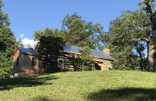 Clifford Cabin | Historic Dogtrot Chestnut Log Cabin: 10/10 Rated Retreat