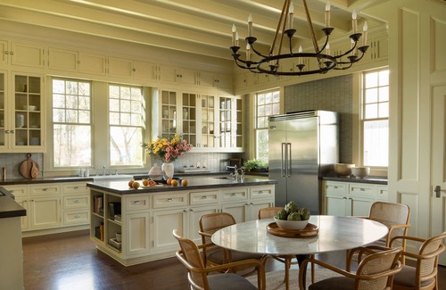 Austin Ave. House | Elegant Historical Home in Downtown Waco for a Dream Stay
