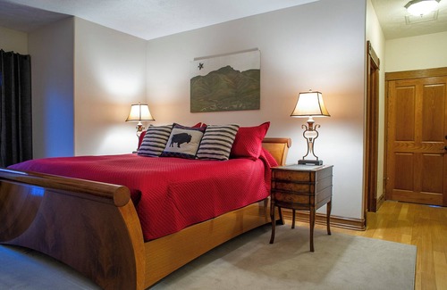 Pendleton House | Historic Retreat in Downtown Pendleton with Spa and Hot Tub