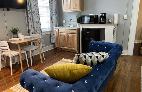 Cumberland Apartment | Charming Historical Loft Near Trail & Downtown Attractions