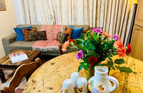 Sint-Andries Apartment | Charming Historical Miniature House in Antwerp's Heart