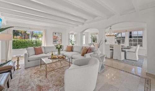 Grandview Heights House | Historic Indigo Key Residences: Beach, Pool & Pet Friendly