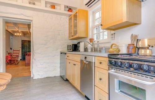Thurmont Cottage | Historical Escape in Thurmont with Furnished Deck Awaits!