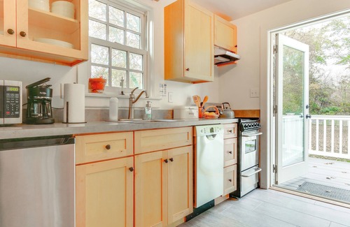 Thurmont Cottage | Historical Escape in Thurmont with Furnished Deck Awaits!