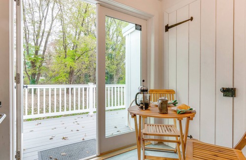 Thurmont Cottage | Historical Escape in Thurmont with Furnished Deck Awaits!