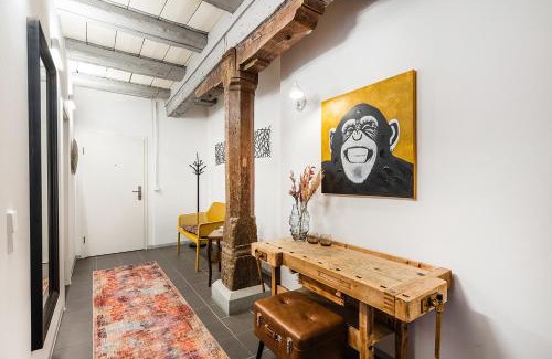 Altstadt Apartment | Discover Historika: Family-Friendly Retreat with Top Ratings