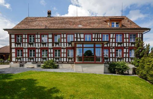 Guettingen Hotel | Historic Residenz Lindeneck: Oceanfront Escape Awaits