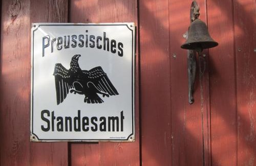 Hildesheim District Apartment | Oceanfront Retreat: Ferienhaus Zum alten Standesamt 9.3/10
