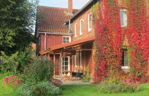 Hildesheim District Apartment | Oceanfront Retreat: Ferienhaus Zum alten Standesamt 9.3/10