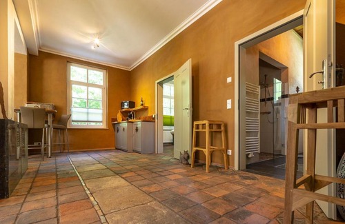 Velen Apartment | Top-Rated Forsthaus in Tiergarten Velen with Kitchen Access