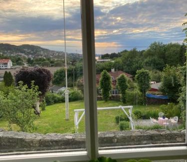 Asane Apartment | Historic Charm & Modern Comfort Near Bergen, Guest Rated 9.8