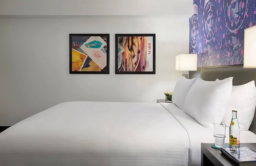 Lower Allston Hotel | Explore History and Culture Near TD Garden with Parking