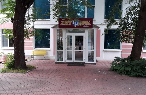 Vyshniy Volochek Hotel | Budget-Friendly Hit Park Hotel with Pool and Breakfast