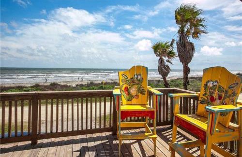 Spanish Grant House | Beachfront Bliss: Family-Friendly Ocean View Retreat