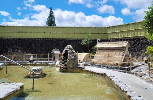 Hita Hotel | Relax at Hita Tenryosui no Yado with Hot Tub Amenities