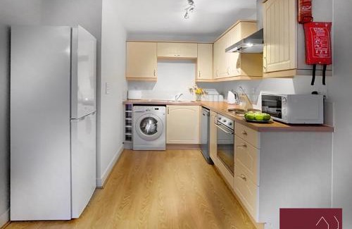 Hitchin Apartment | Pet and Child Friendly Retreat at Hitchin - Sharps Court