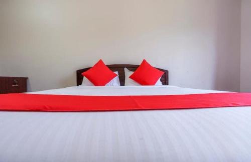 Alattur Hotel | Discover Comfort at Hitech Residency Alathur Hot Tub Retreat