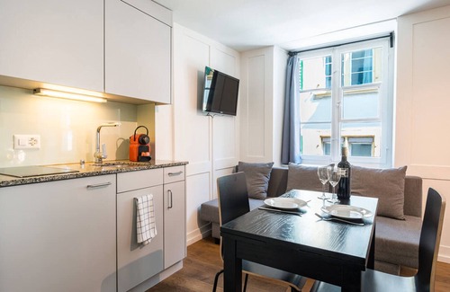 Niederdorf Apartment | Cozy Hitrental Schmidgasse Apartments with Family Amenities