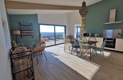 Biran House | Gîte et lodges du Hitton: Oceanfront Retreat with Top Amenities