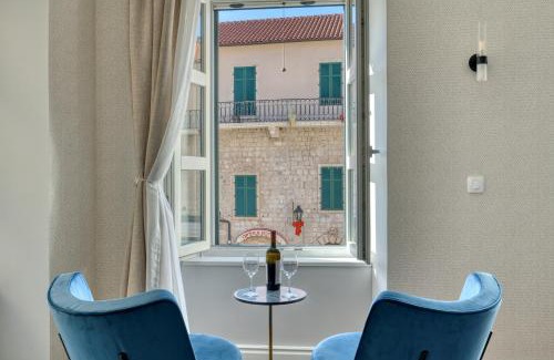 Kotor Old Town Apartment | Discover Hive Suites: Child-Friendly with a 9.8 Rating